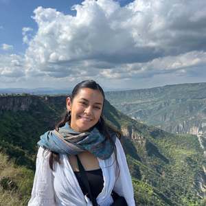 Meet your Posher, Mia